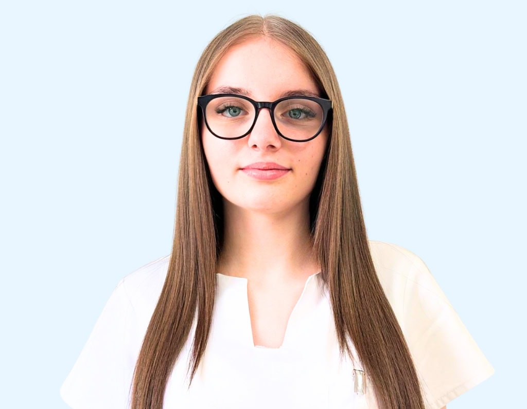 Soins dentaires professionnels à Dental Swiss Clinics, expert en implantologie, orthodontie et blanchiment des dents pour un sourire éclatant et sain.